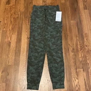 Lululemon ready to rulu joggers. Size 4.